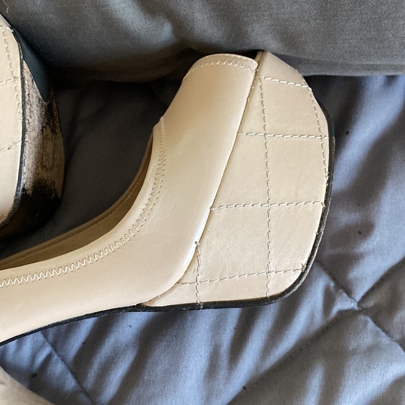 Stuart Weitzman quilted platform stiletto heels - Picture 6 of 6